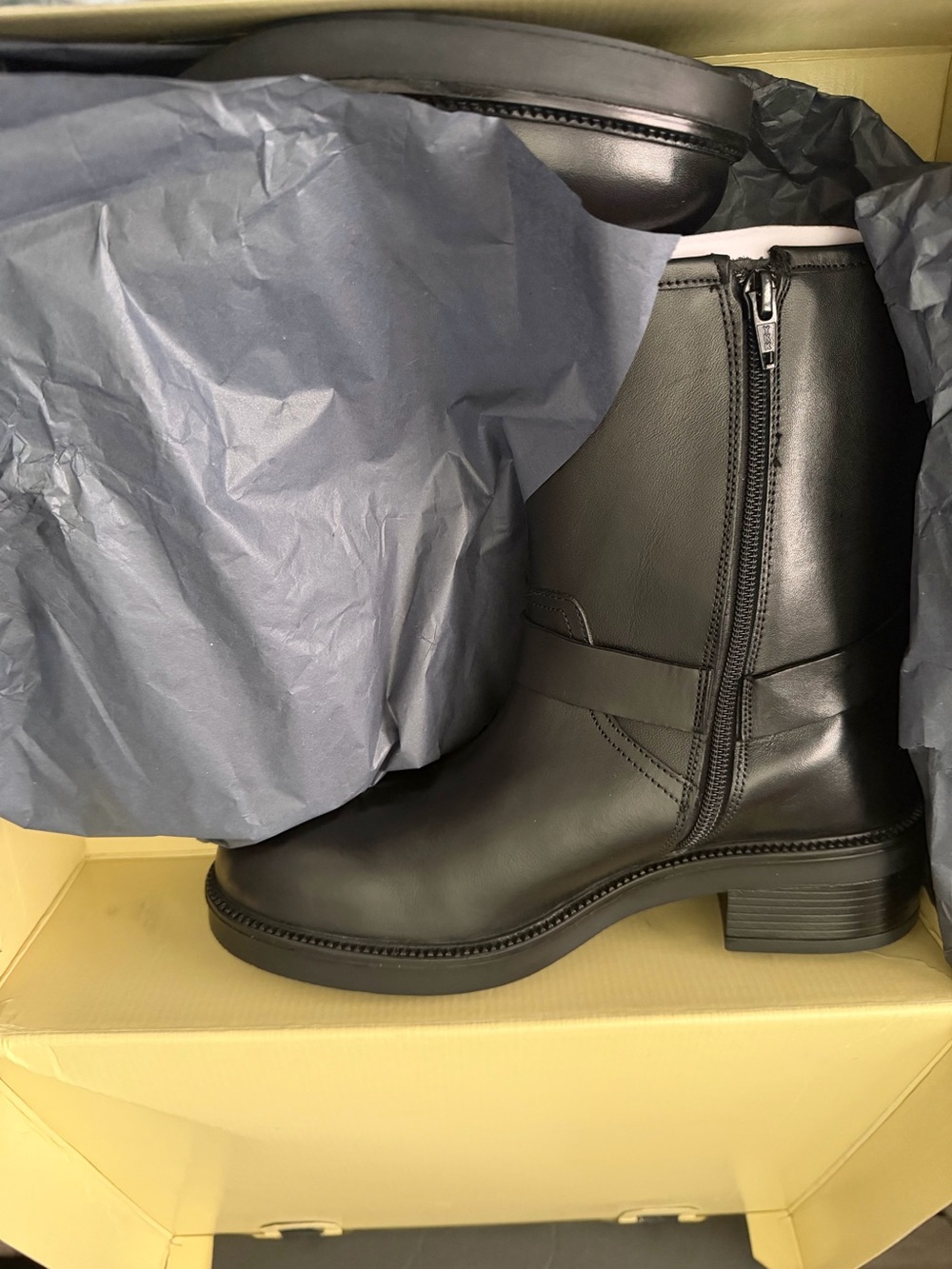 Banana Republic Women’s Leather Calf Moto Mid-Calf Buckle Harness Boots Size 8 - Picture 10 of 11